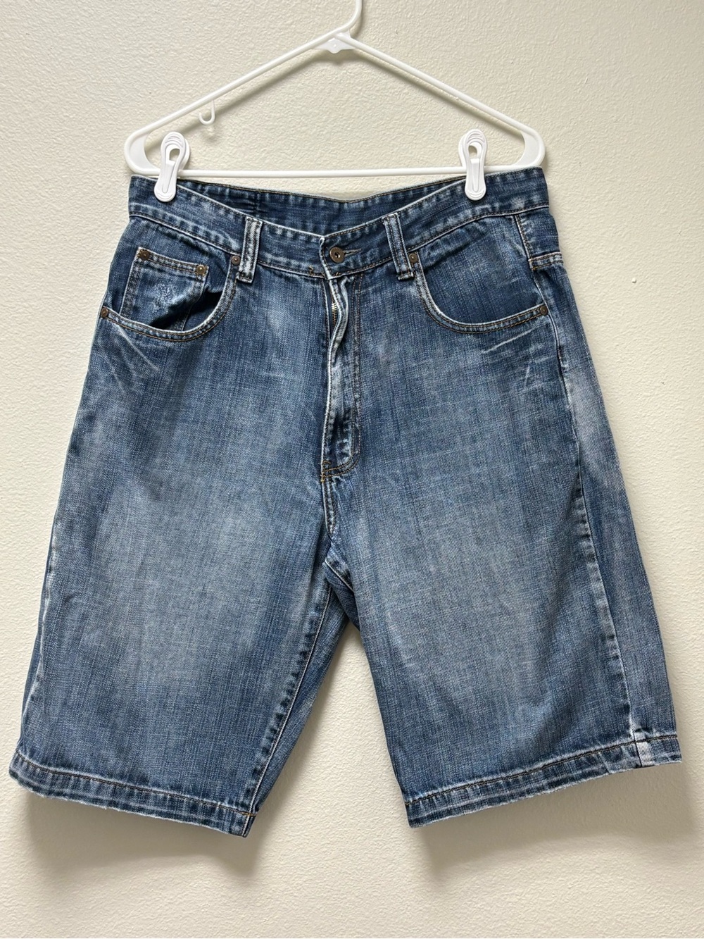 Flypaper Mens Blue Medium Wash Denim Shorts Cotton Regular Fit Zip 5-Pocket 32